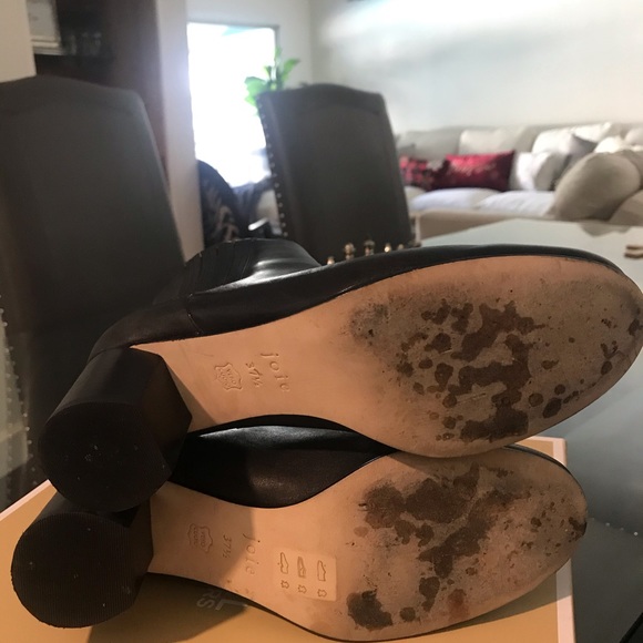 Black Woman’s leather bootie - Picture 3 of 4